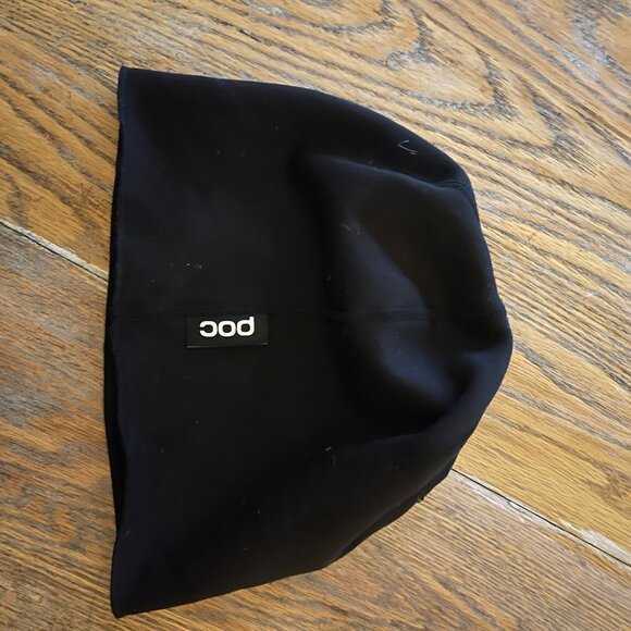 POC synthetic black beanie/nice condition/width across bottom-10 1/4 - Picture 4 of 4